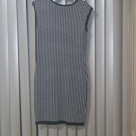 Xoxo - Picture 3 of 4